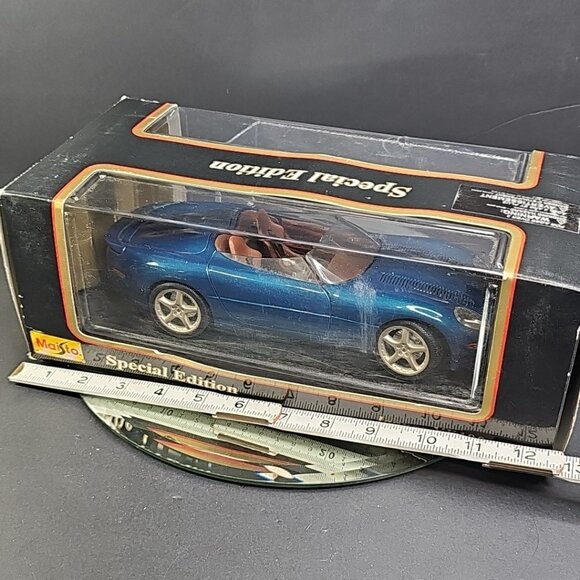 Jaguar XK 180 Maisto Special Edition Teal Blue 1:18 Scale Diecast Collector Car - Picture 15 of 16